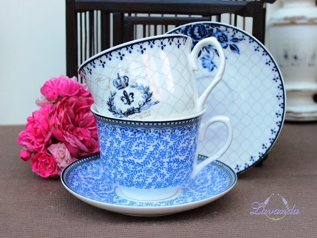 Porcelánová šálka s podšálkou Vintage, 2 druhy