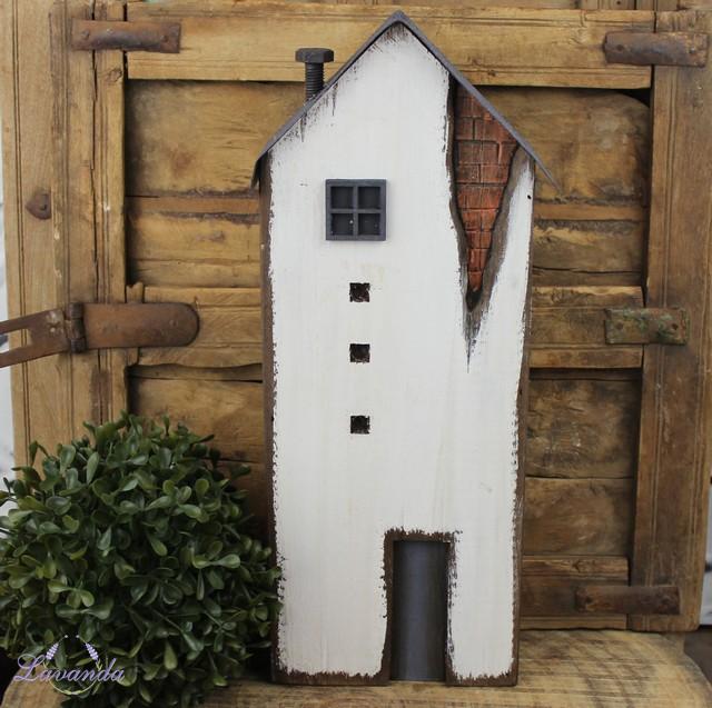 Drevená dekorácia Vintage domček s komínom, vysoký