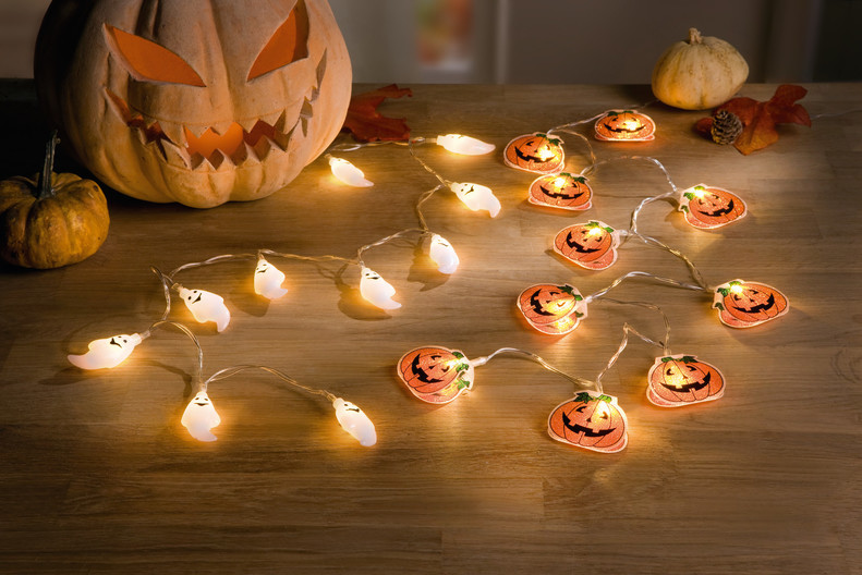 Halloweenska LED svetelná reťaz Tekvice a Duchovia