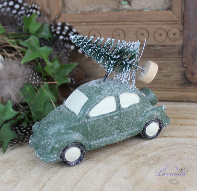 Vianočná dekorácia auto so stromčekom
