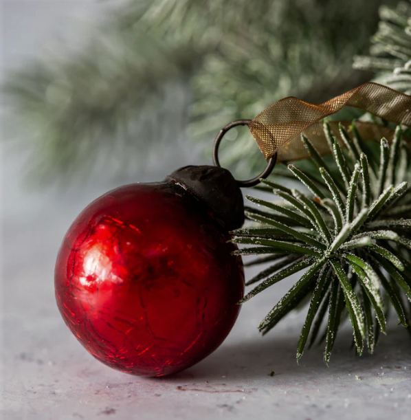 Sklenená vianočná guľa Marble, červená 5 cm