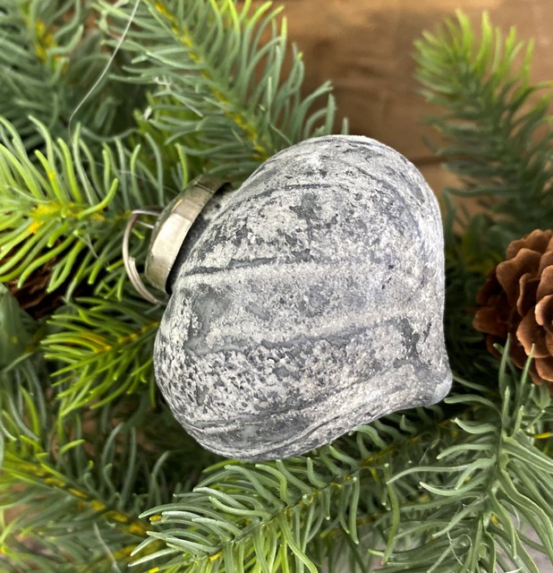 Sklenená vianočná guľa Vintage Grey Ornament, Ø5 cm