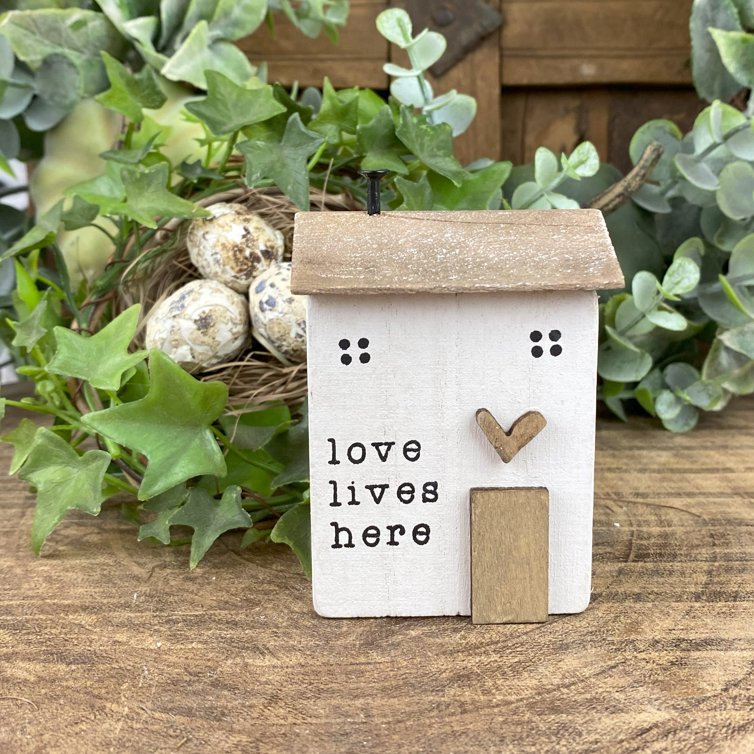 Dekorácia drevený domček Love