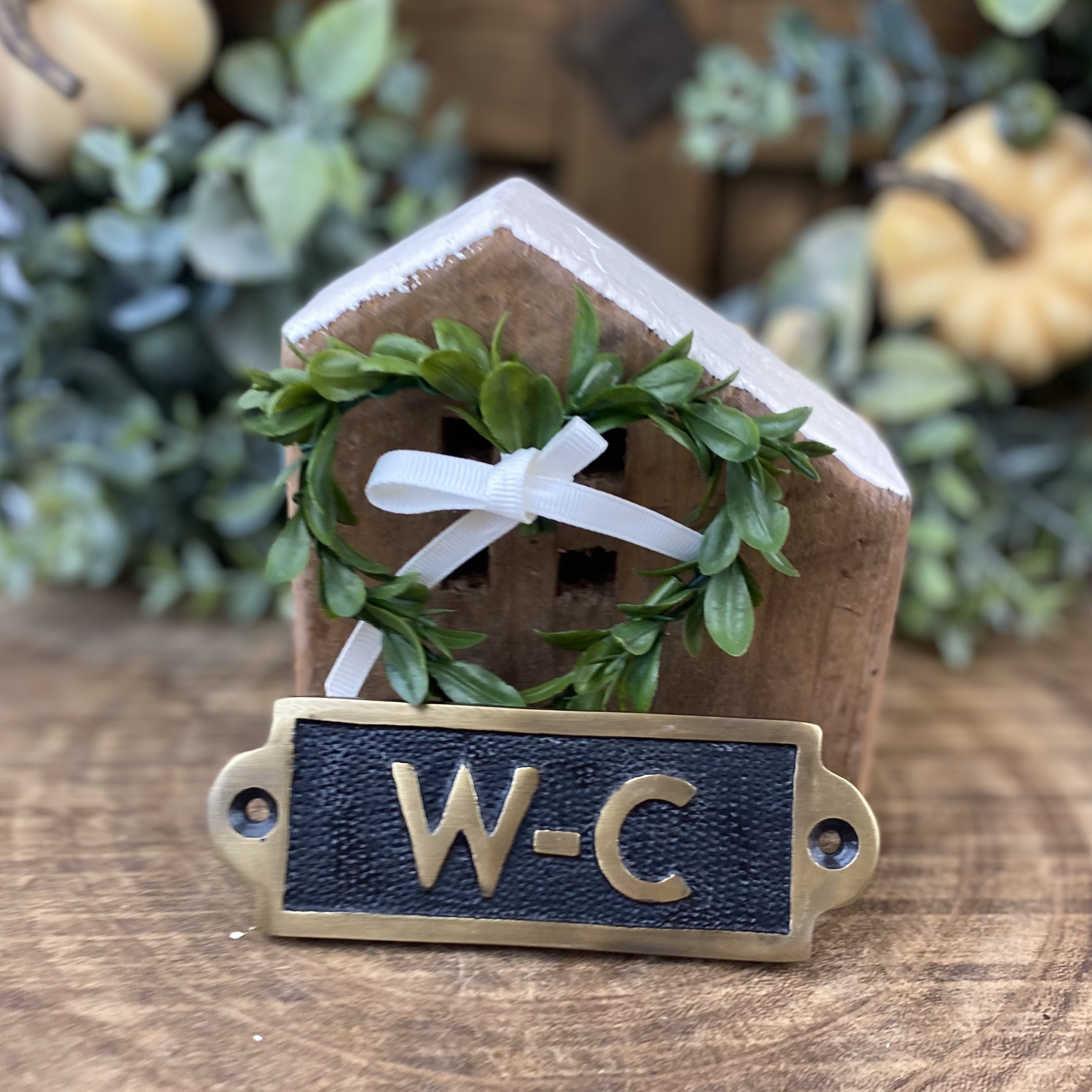 Kovová dekoračná ceduľka WC