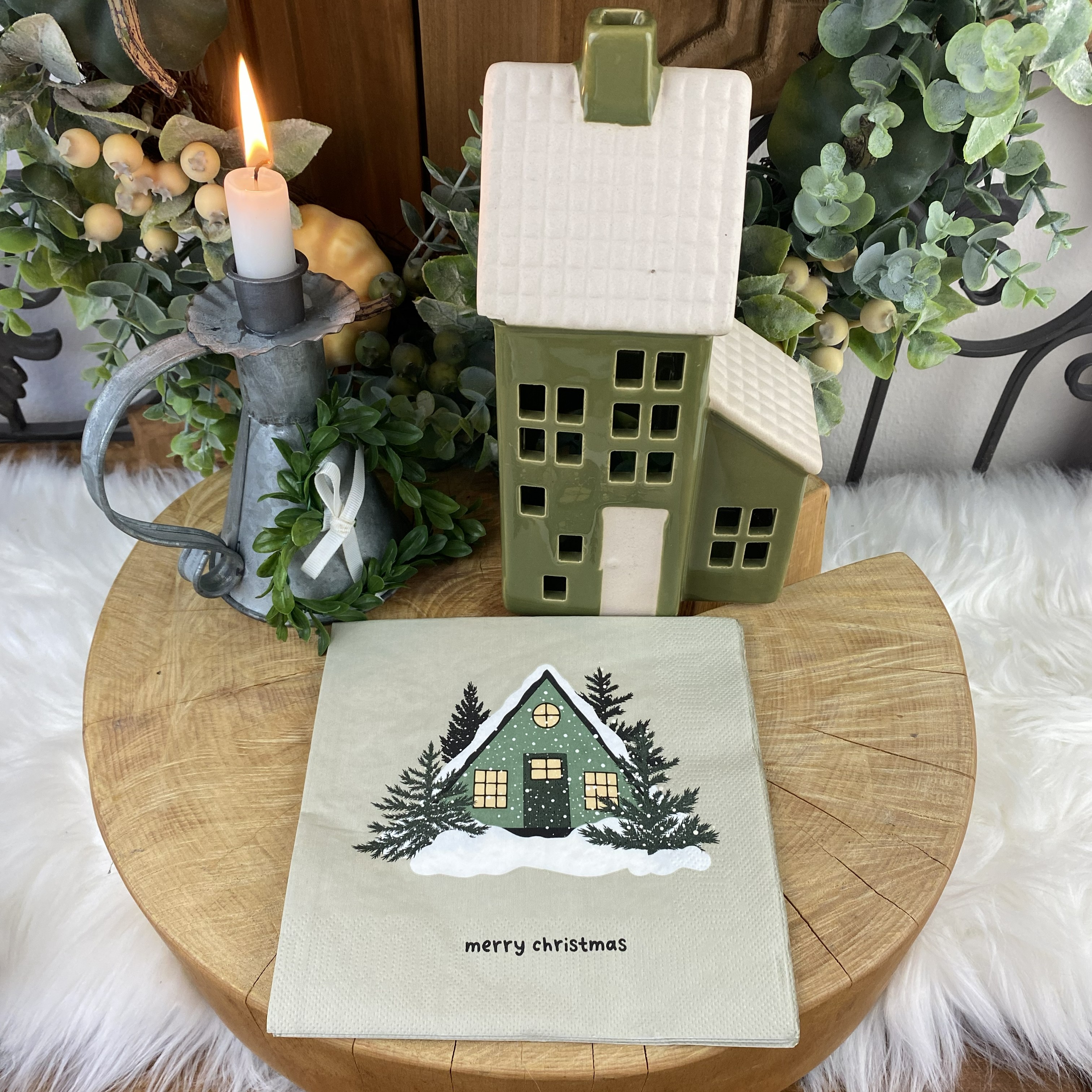 Servítky  "Merry Christmas" s motívom chalúpky