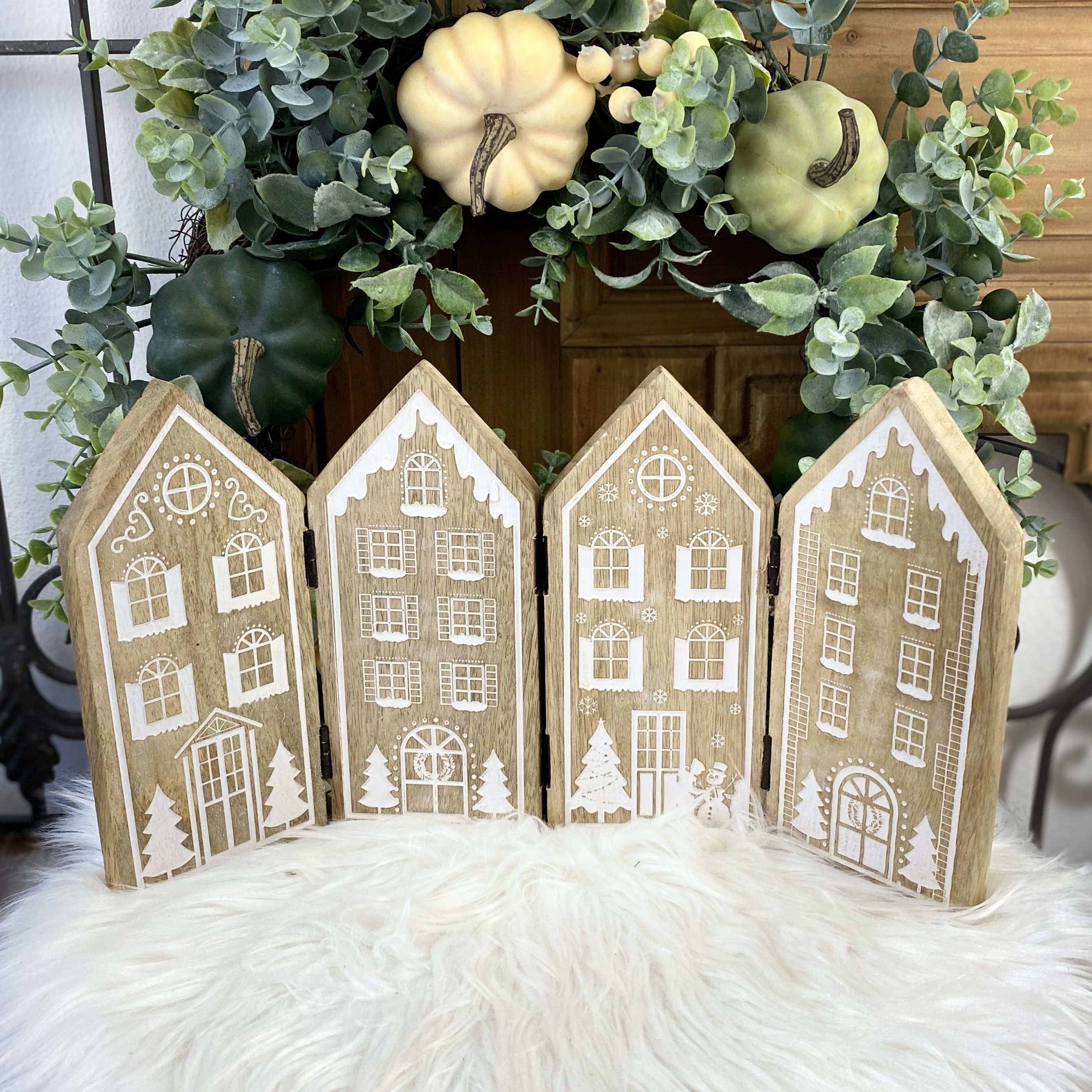 Drevená dekorácia - Paravan Maľované domčeky