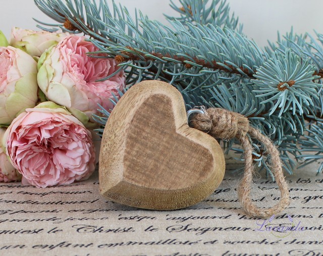 Drevené srdiečko na zavesenie